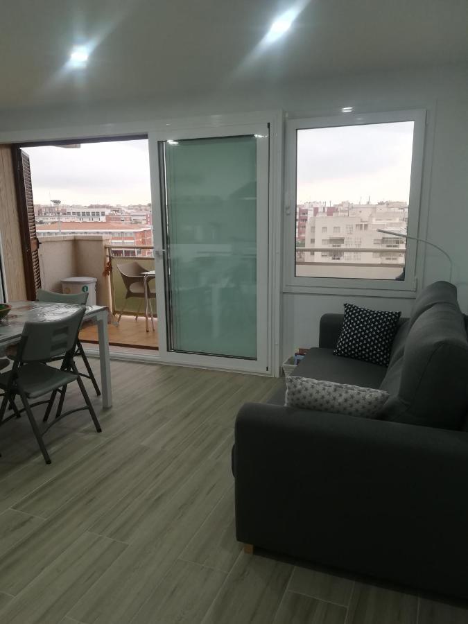 Apartamento Con Vistas, Entre Mar Y Montana Hospitalet De L'Infant Esterno foto